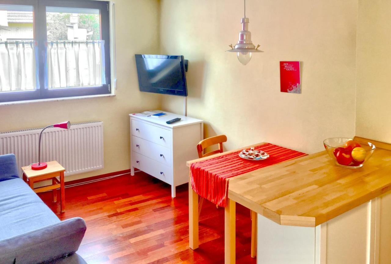 Ferienwohnung Maeder Schaafheim Экстерьер фото